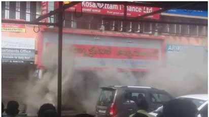 ചെങ്ങന്നൂരിൽ തീപിടിത്തം; ജ്വല്ലറി പൂർണമായും കത്തിനശിച്ചു