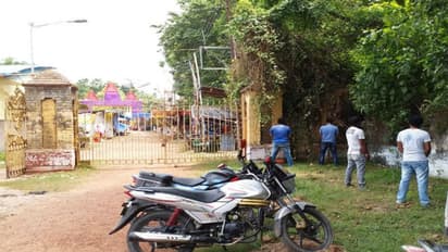 খোলা আকাশের নীচেই প্রকৃতির ডাকে সাড়া, লালগোলার নির্মল তকমা নিয়ে প্রশ্ন