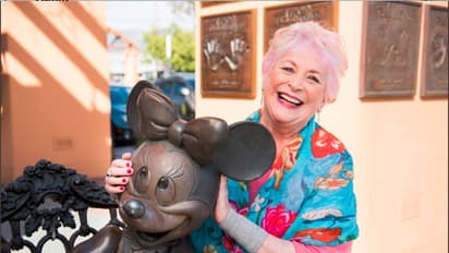 কণ্ঠরোধ মিনি মাউস-এর! প্রয়াত রুসি টেলর, শোকের ছায়া ডিজনিল্যান্ড-এ