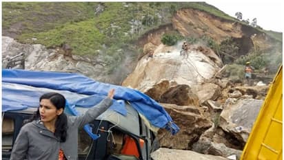 മൂന്നാറിലേക്കുള്ള പാതകളിൽ മണ്ണിടിച്ചിൽ; വലഞ്ഞ് യാത്രക്കാർ, സ്ഥലം സന്ദർശിച്ച് സബ് കളക്ടർ രേണുരാജ്