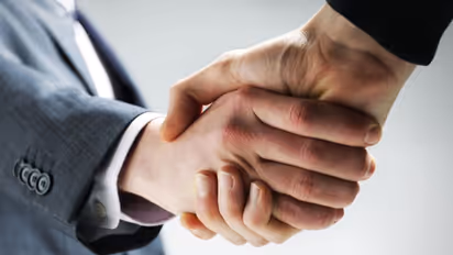 ಸರ್, ಮೇಡಂ ಪದ ನಿಷೇಧ : ಸಮಾನತೆಗೆ ಒತ್ತು