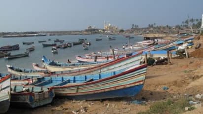 വിഴിഞ്ഞം കടല്ദുരന്തം; 2 മത്സ്യത്തൊഴിലാളികളെ ഇനിയും കണ്ടെത്തിയില്ല,രക്ഷാപ്രവര്ത്തനത്തില് വീഴ്ചയെന്ന് ആക്ഷേപം