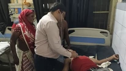 शराबी आदमी ने उल्टा सांप को ही काट लिया