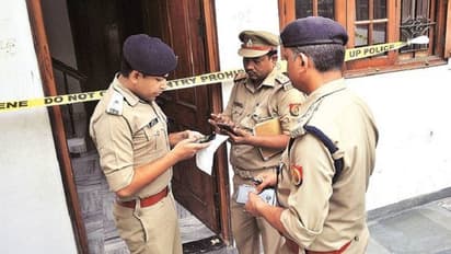 युवती कर रही थी ब्लैकमेल, छात्र ने खुद को गोली से उड़ाया