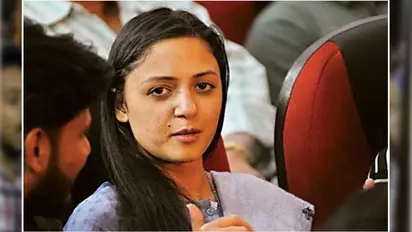 Shehla Rashid booked for sedition over tweets on Kashmir issue