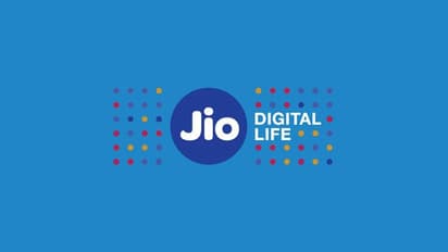 ముకేష్ అంబానీ డేటా గిరి: జియో సక్సెస్ సీక్రెట్ ఇదే...