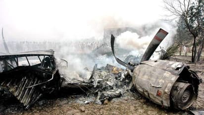 ট্রেনিং-এর সময়ই ভেঙে পড়ল বিমান, ৫ পাক সেনা-সহ মৃত ১৭