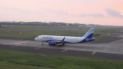 நடுவானில் உயிரிழந்த நைஜீரியா பயணி... அவசரமாக தரையிறக்கப்பட்ட விமானம்!!