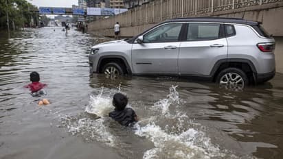 গত এক শতাব্দীতে এইবারে রেকর্ড বৃষ্টি মুম্বইতে, প্রকাশ্যে এল এমনই তথ্য