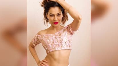 उन्नाव रेप केस: पायल रोहतगी ने पीड़िता के एक्सीडेंट को बताया बॉलीवुड की फिल्मी कहानी