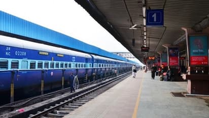 नौकरी को लेकर रेलवे ने सोशल मीडिया पर जारी किया बड़े काम का पोस्टर