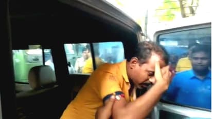 কচ্ছপ পাচারের অভিযোগ, বিজেপি-তে যাওয়া কাউন্সিলরের ছেলে গ্রেফতার বনগাঁয়