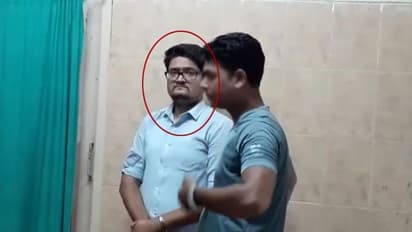 ঘনিষ্ঠ ছবি পাঠিয়ে প্রেমিকার পরিবারকেই ব্ল্যাকমেল, শ্রীঘরে রিষড়ার যুবক