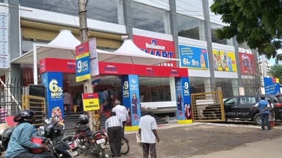 ఖమ్మంలో రిలయన్స్ స్మార్ట్ నూతన స్టోర్...ఏడాదిపాటు ఆఫర్లు