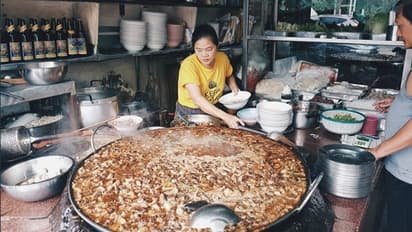 একই পাত্রে টানা ৪৫ বছর ধরে তৈরি হচ্ছে জনপ্রিয় এই স্যুপ!