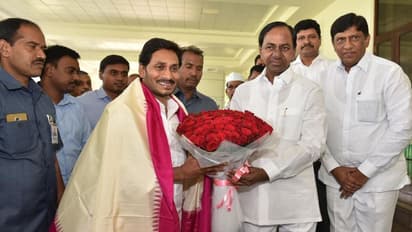 చంద్రబాబు వెటకారాలు: జగన్, కేసీఆర్ మధ్య దూరానికి కారణాలివే...