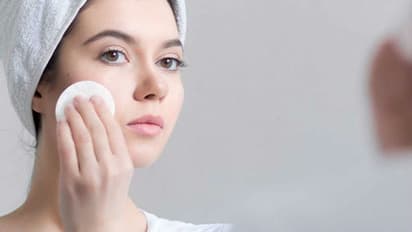 অতিরিক্ত কাজের চাপ! এই সময় বিশেষ নজর দিন নিজের ত্বকে