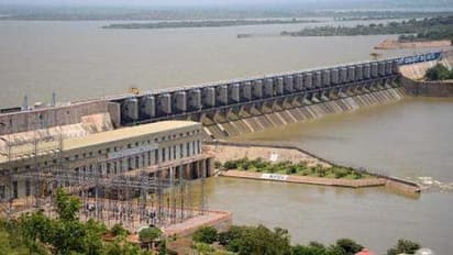 ಉಕ್ಕಿ ಹರಿಯುತ್ತಿರುವ ಕೃಷ್ಣೆ; ಹಲವೆಡೆ ಪ್ರವಾಹದ ಭೀತಿ