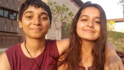 ഒരുമിച്ച് ടോയ്ലറ്റില് പോയ സ്വവർഗ ദമ്പതികളെ ഹോട്ടലിൽ നിന്നും പുറത്താക്കി