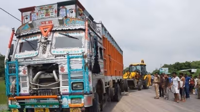 Unnao rape case: 5 booked for threatening to kill representative of survivor's uncle