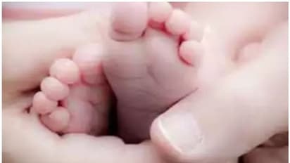 भूख से रोती रही 8 महीने की नवजात, मां नहीं पिला पाई दूध