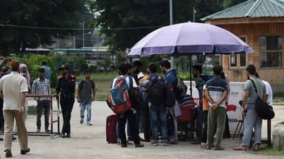 కశ్మీర్‌లో తెలుగు విద్యార్ధుల అవస్థలు: స్పందించిన తెలంగాణ ప్రభుత్వం