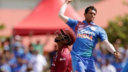 ఆరంగేట్ర మ్యాచ్ లోనే సైనీ అదుర్స్... విండీస్ పై టీమిండియా ఘన విజయం