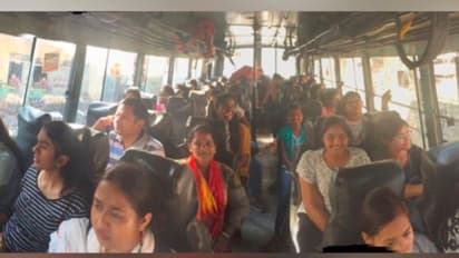 জঙ্গি হামলা হতে পারে, ভয়ে বাড়ির পথে শ্রীনগর এনআইটির পড়ুয়ারা