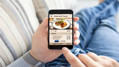 కాసులు కురిపిస్తున్న ఆన్లైన్ ఫుడ్ డెలివరీ: త్వరలో అమెజాన్ కూడా..!!