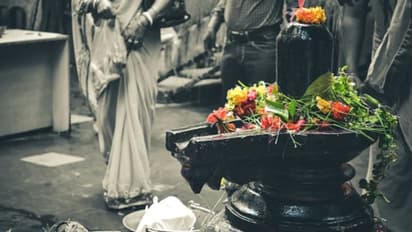 আসছে শ্রাবণ মাস, এই পদ্ধতিতে শ্রাবণ সোমবারে রুদ্রাভিষেক করুন, সম্পদ বৃদ্ধি ও রোগ থেকে মুক্তি মিলবে