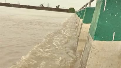 ಉ. ಕರ್ನಾಟಕದ 6 ಜಿಲ್ಲೆಗಳಲ್ಲಿ ಭಾರೀ ಪ್ರವಾಹ: ಬದುಕು ನೀರುಪಾಲು!