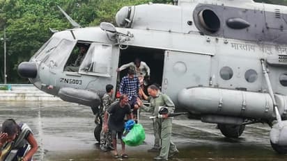 മഹാരാഷ്ട്രയില് കനത്ത മഴ തുടരുന്നു; ദീര്ഘദൂരമടക്കമുള്ള നിരവധി ട്രെയിനുകള് റദ്ദാക്കി