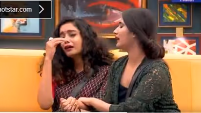 நின்னா குத்தமா... நடந்த குத்தமா... சிரிச்சா குத்தமா...? சோகத்திலும் லாஸ்லியாவை விட்டு கொடுக்காத ஆண் போட்டியாளர்கள்!