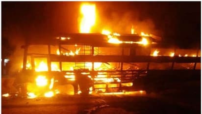 విజయనగరంలో రోడ్డు ప్రమాదం: ఇద్దరు సజీవ దహనం