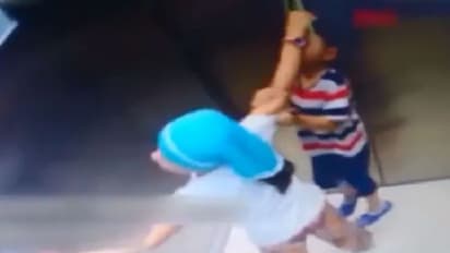 ಲಿಫ್ಟ್‌ನಲ್ಲಿ ಹಗ್ಗಕ್ಕೆ ಸಿಲುಕಿದ ತಮ್ಮನನ್ನು ಕಾಪಾಡಿದ ಅಕ್ಕ!