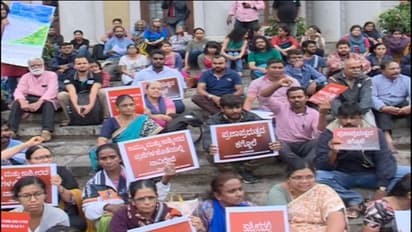 ಬೆಂಗಳೂರು: 370 ರದ್ದು ವಿರೋಧಿಸಿ ಬೀದಿಗಿಳಿದ ಪ್ರಗತಿಪರರು
