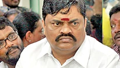 நான் எங்கே என கேட்டு எனது உறவினர்களை போலீசார் துன்புறுத்துகிறார்கள்... ராஜேந்திர பாலாஜி வேதனை..!