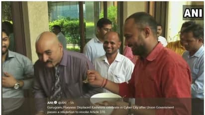 കശ്മീര്: ആഘോഷവുമായി കശ്മീരി പണ്ഡിറ്റുകള്