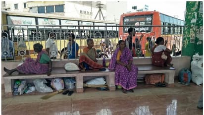 முதியோர் இல்லமாக மாறி வரும் கூடுவாஞ்சேரி பஸ் நிலையம்