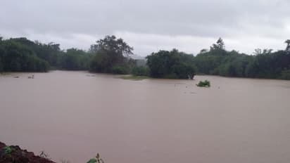 കനത്ത മഴ തുടരുന്നു; ചാലക്കുടിപുഴയ്ക്ക് സമീപമുള്ളവര്ക്ക് മാറി താമസിക്കാന് നിര്ദ്ദേശം