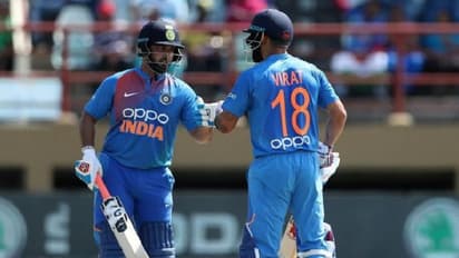 భవిష్యత్ పంత్ దే... వికెట్ కీపింగ్, బ్యాటింగే కాదు అందులోనూ ధోనీ స్టైలే...: కోహ్లీ