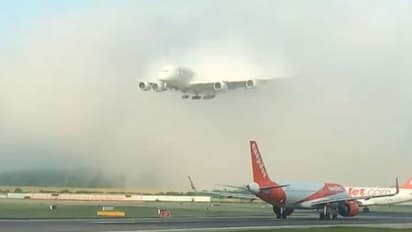 മേഘപാളിയുമായി ലാന്ഡിംഗ്; കാണാം വിമാനത്തിന്റെ രാജകീയ പ്രവേശന ദൃശ്യങ്ങള്