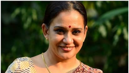 'സിനിമയുടെ സെറ്റില് പലപ്പോഴും ഭക്ഷണം തന്നില്ല, വെള്ളം കുടിച്ചാൽ പോലും കണക്ക് പറയുന്ന അവസ്ഥ,'ഹാപ്പി സര്ദാര്' സിനിമയുടെ ലൊക്കേഷനിൽ സംഭവിച്ച കാര്യങ്ങൾ വെളിപ്പെടുത്തി നടി മാലാ പാര്വ്വതി