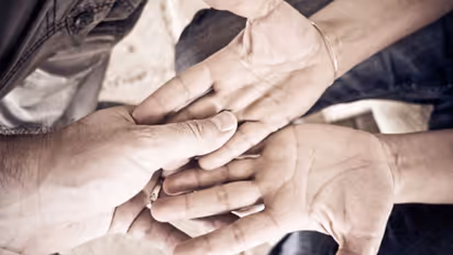 உங்கள் கைரேகை சொல்லும், உங்களுடைய காதல் கதையை...!!