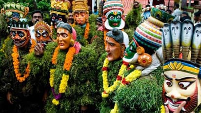 കുമ്മാട്ടിക്കളിയിലൂടെയുള്ള വരുമാനം വയനാടിന്; പുലിക്കളിയും കുമ്മാട്ടിയും റദ്ദാക്കിയതിൽ ചർച്ച വേണമെന്നാവശ്യം