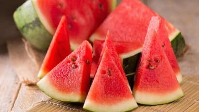 রসালো লাল টুকটুকে তরমুজ কিনতে এই বিষয়গুলো মাথায় রাখুন, তবে কখনও ঠকতে হবে না