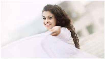 "நீ நான் கேட்க மறந்த இசை'... அழகிய வரிகளோடு நெருக்கமாக இருக்கும் புகைப்படத்தை வெளியிட்ட பிரியாபவானி ஷங்கர்! யாருடன் தெரியுமா?