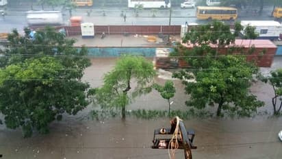 MONSOON: जीवन अस्त-व्यस्त, देश भर के कई हिस्सों में भारी बारिश