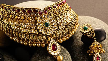 ಶುರುವಾಯಿತು ಇಳಿಕೆಯ ಪರ್ವ: ಬಂಗಾರದ ಬೆಲೆ ತುಂಬ ಅಪೂರ್ವ!