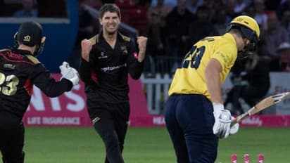 వన్ మ్యాన్ షో... టీ20 క్రికెట్లో వరల్డ్ రికార్డు నమోదు